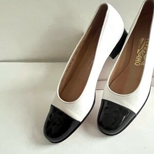 Ferragamo AA black white low heeled pumps 8 narrow